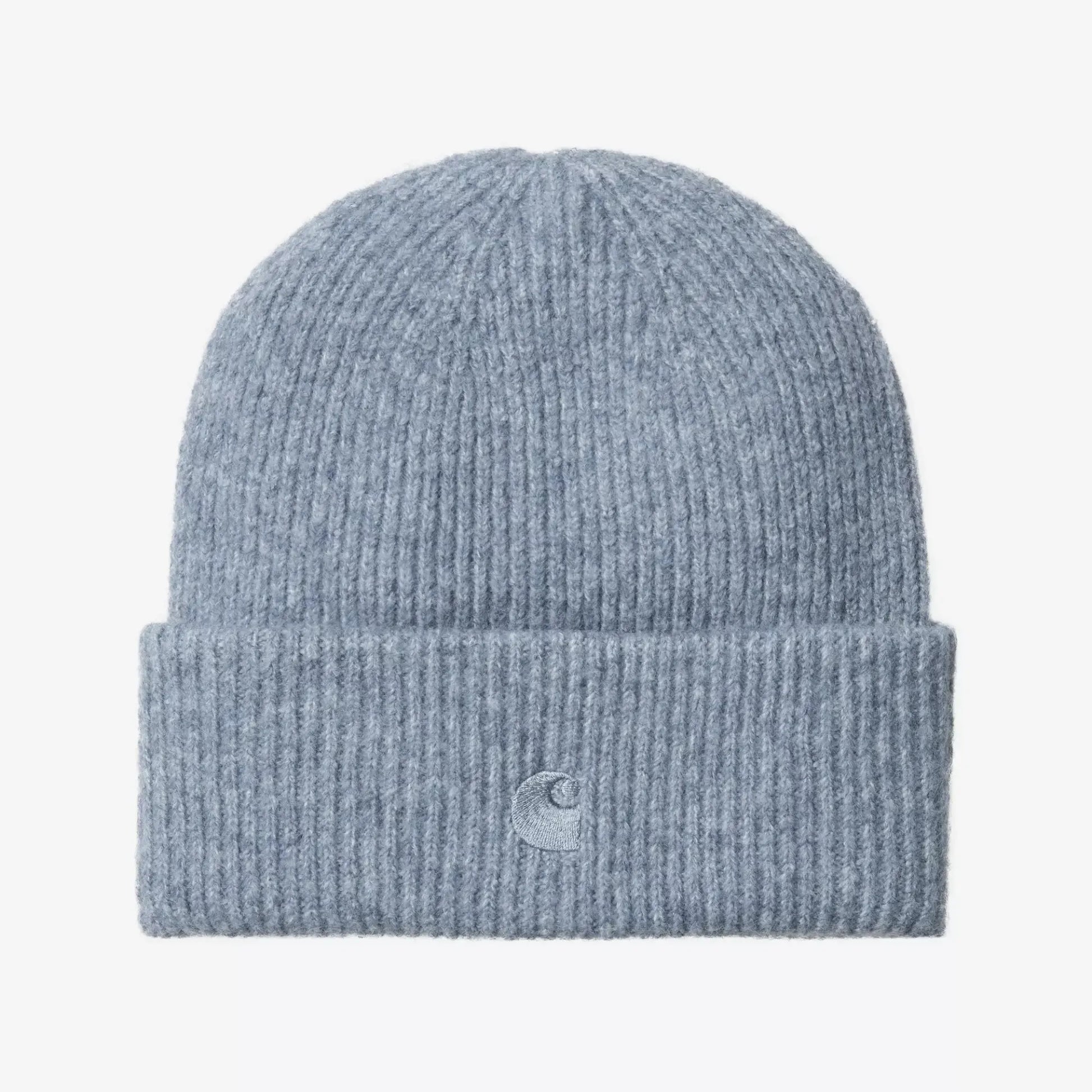 Bonnet Curtis Shady Blue Carhartt WIP, maille côtelée bleu gris clair, revers large et logo C brodé ton sur ton
