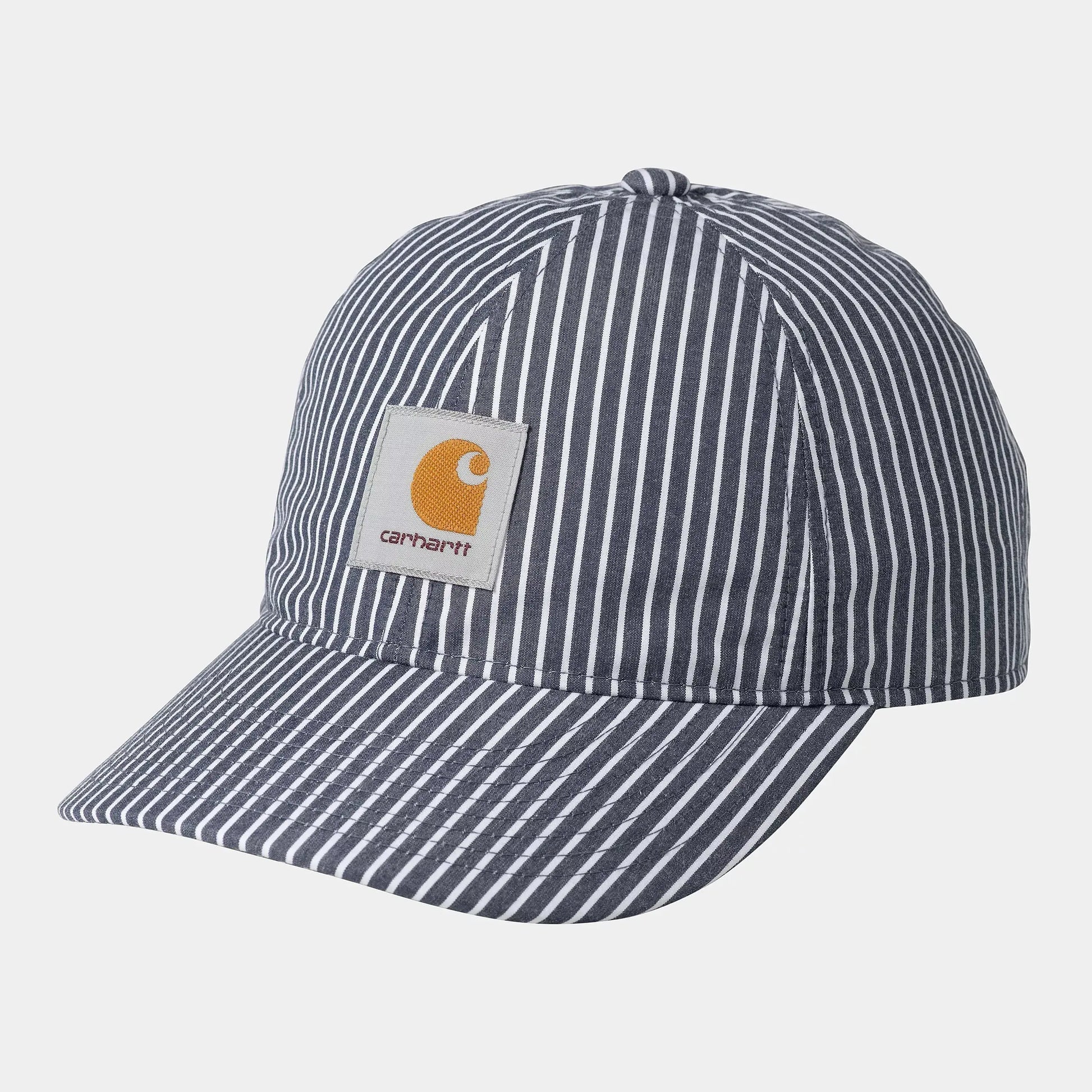 Casquette Notus Carhartt WIP à rayures marine et blanc, vue trois-quarts avant avec étiquette carrée sur le panneau frontal