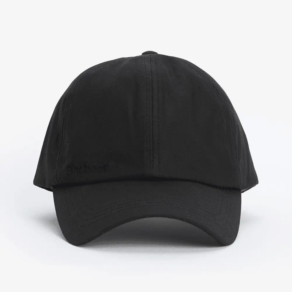Casquette Wax Sports noire Barbour - vue de face, broderie ton sur ton au-dessus de la visière