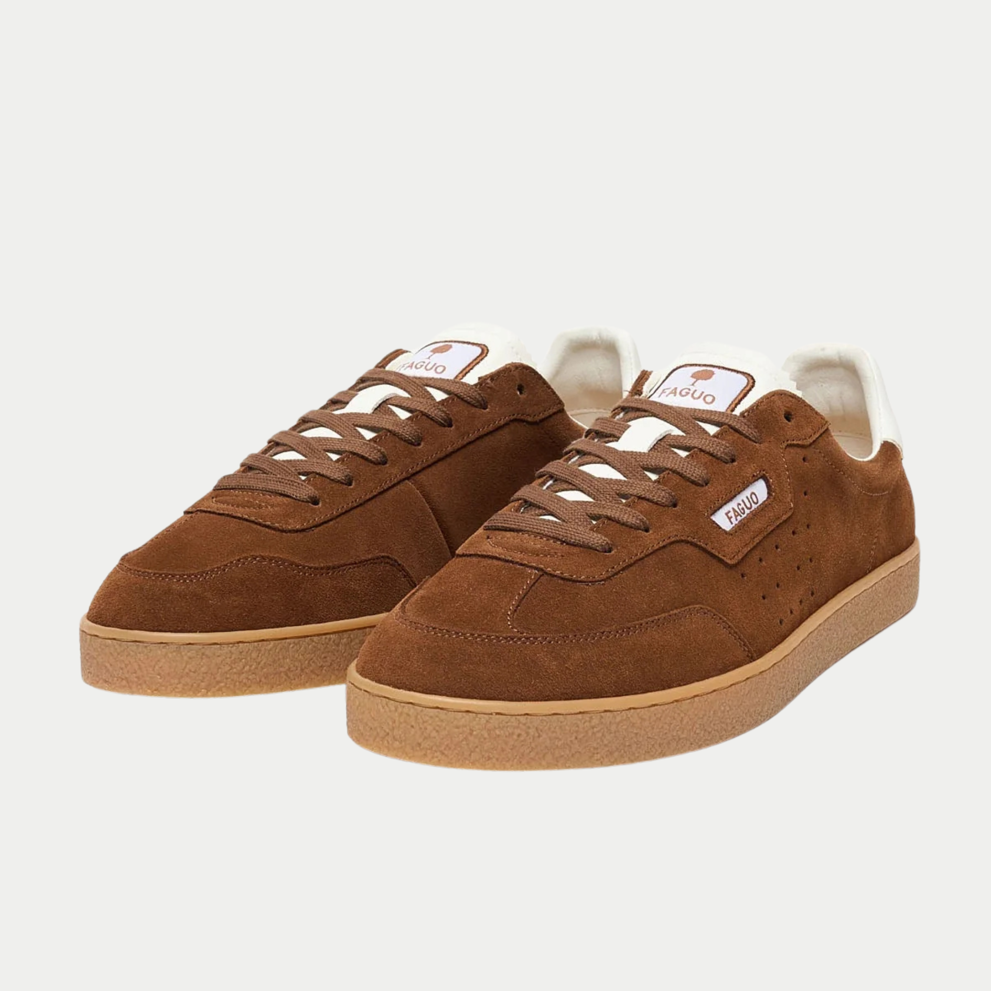 Baskets Lumbo camel Faguo, paire de trois quarts avant : lacets coton assortis et bout arrondi