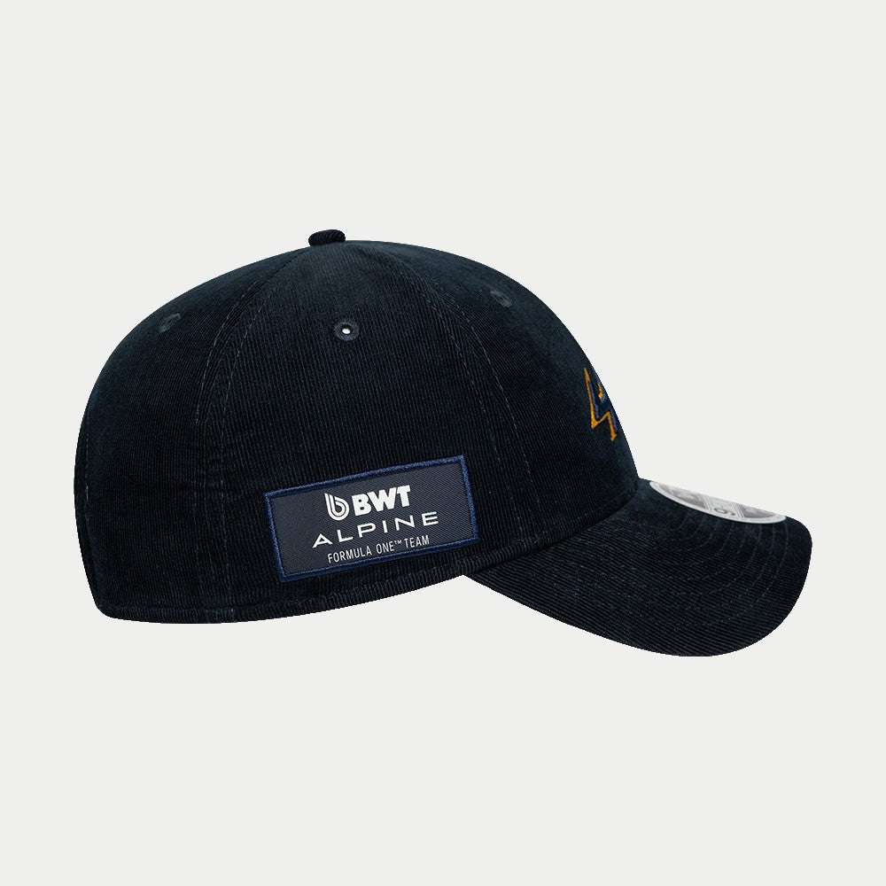 Casquette 9Forty M-crown Alpine velours bleu marine New Era - profil, patch tissé BWT Alpine Formula One Team