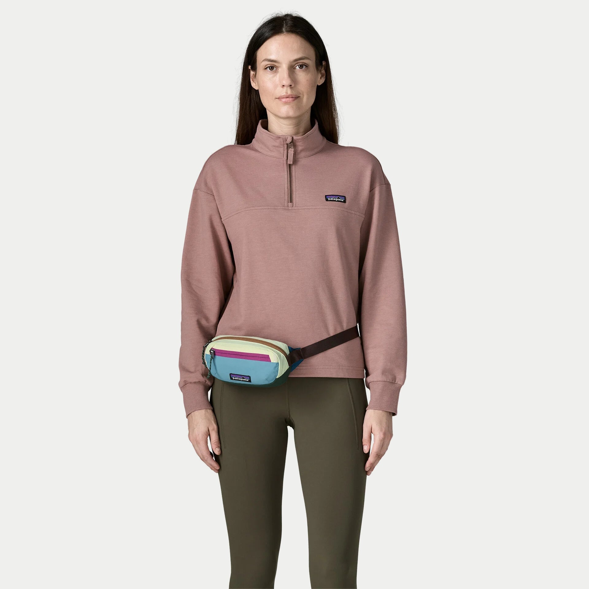 Banane Terravia Mini Hip Patagonia patchwork portée à la taille, ceinture bouclée sur le devant