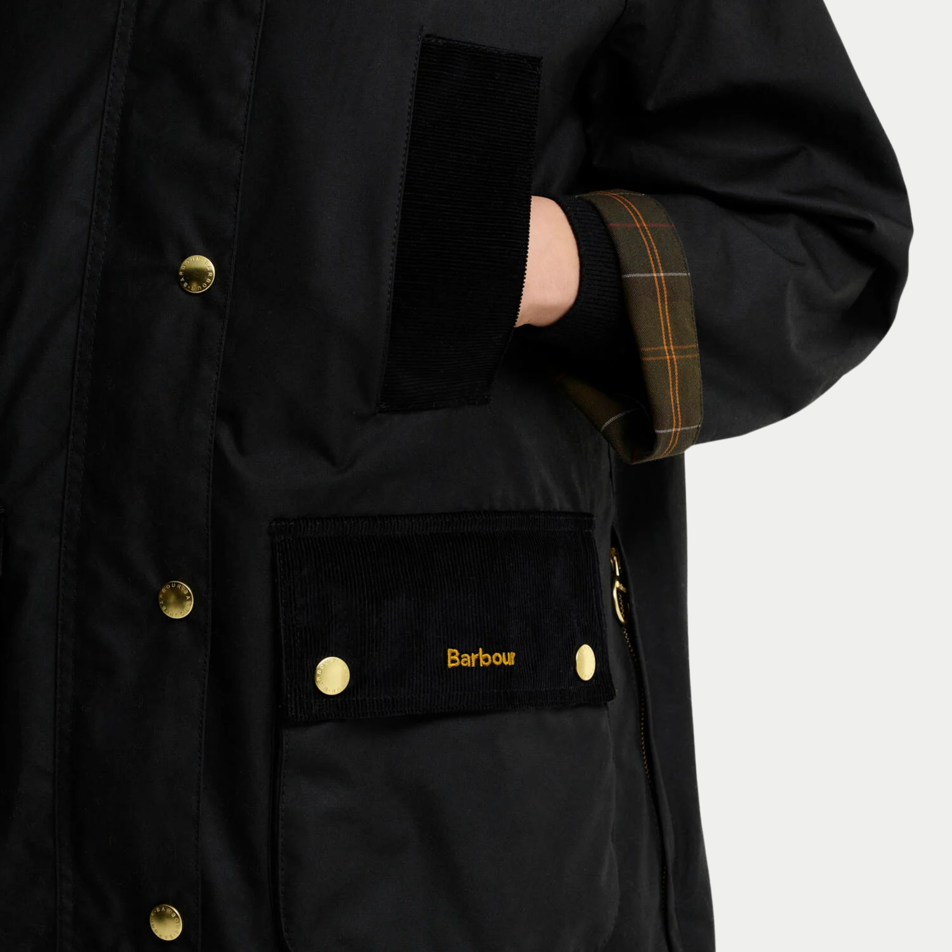 Poche poitrine et grande poche à rabat en velours côtelé, broderie Barbour dorée sur toile cirée noire