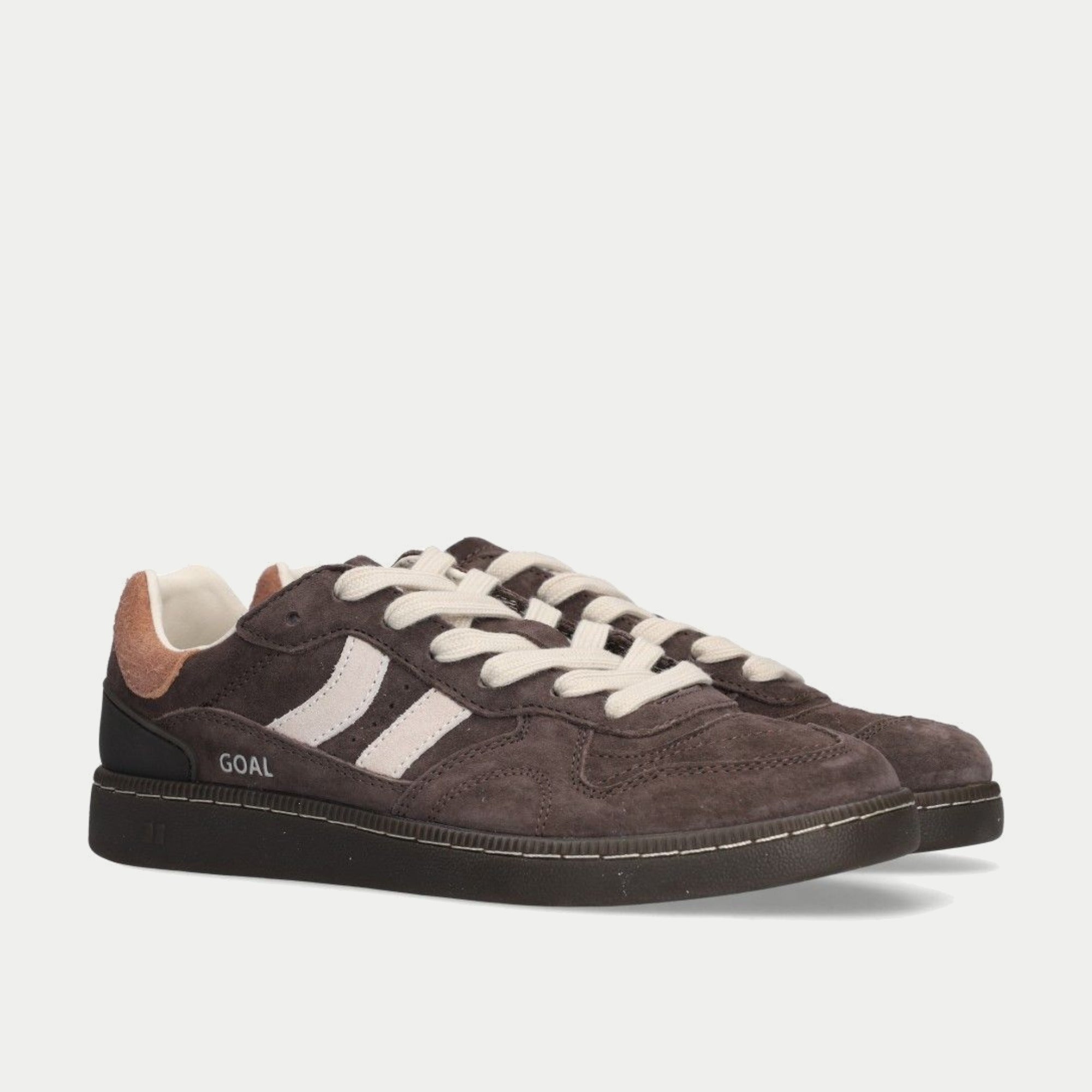 Baskets Goal chocolat Coolway - profil avant, marquage GOAL blanc sur le quartier noir