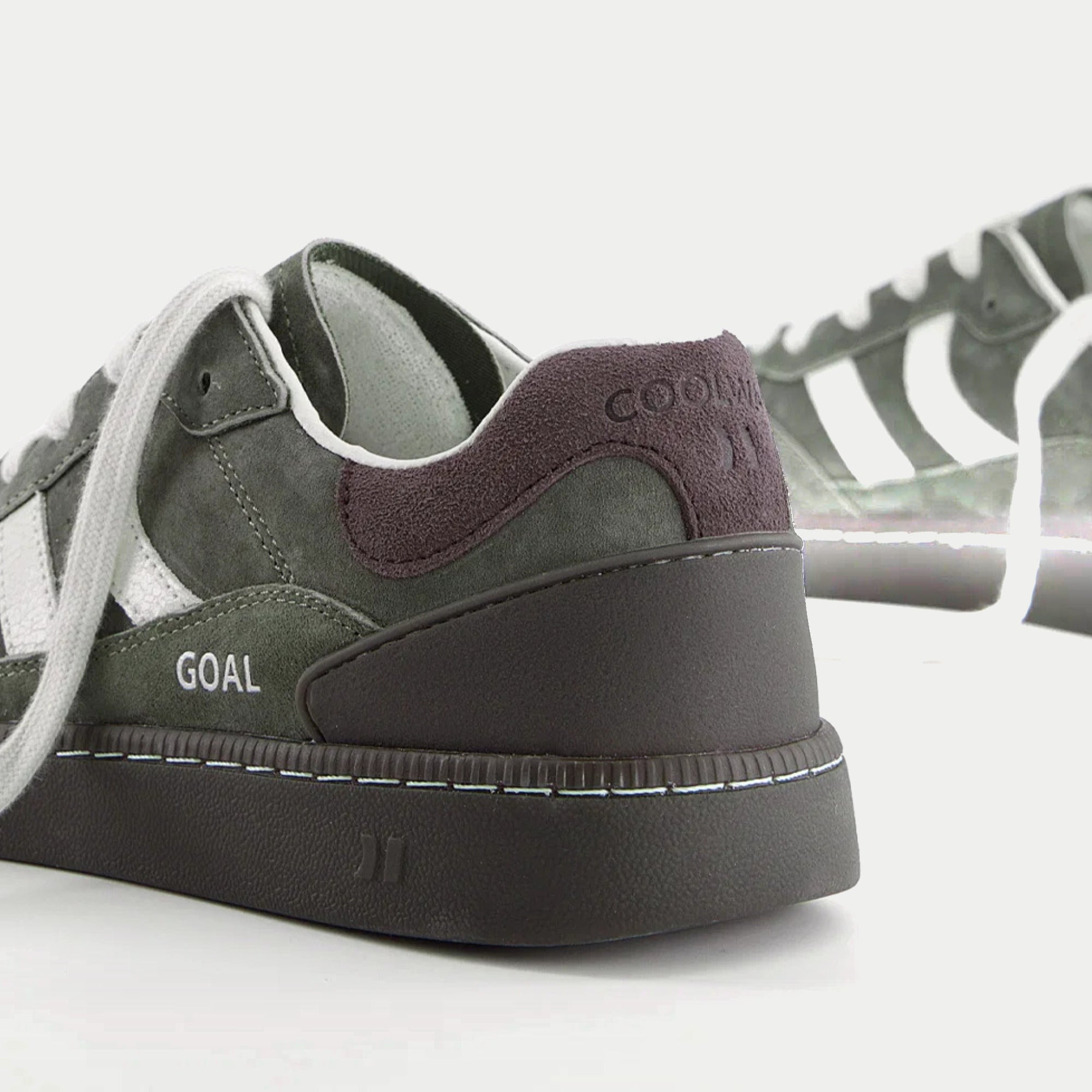 Baskets Goal Umber Edge kaki Coolway - gros plan arrière, contrefort bordeaux estampillé COOLWAY et semelle brun foncé