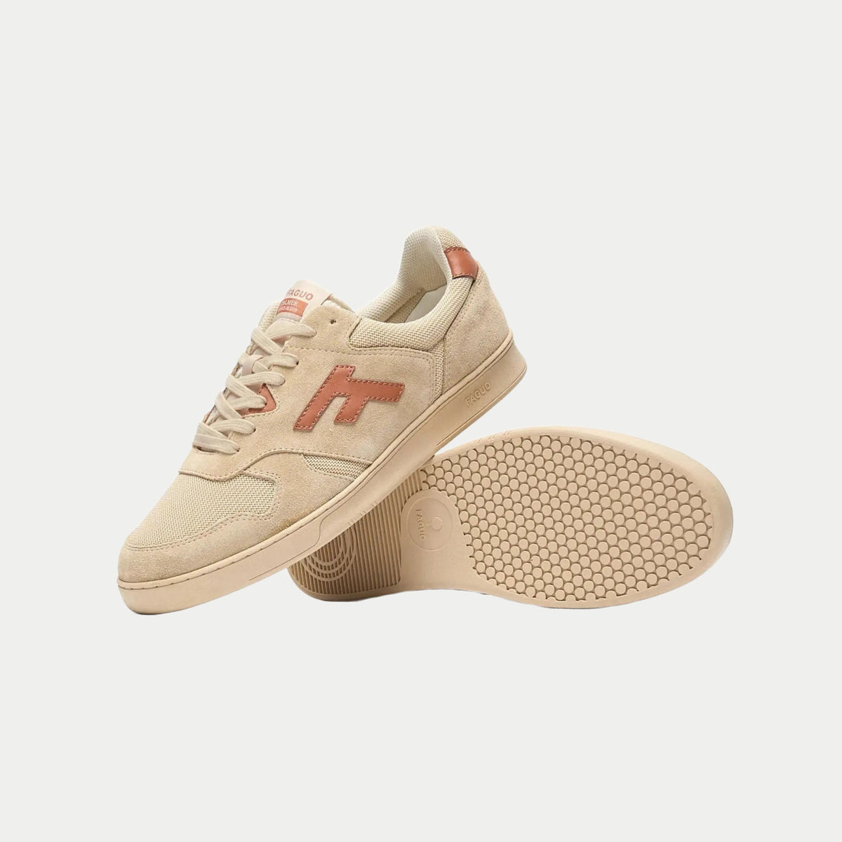 Baskets Palmer beige et rouille Faguo - packshot de profil avec la semelle à picots beige retournée