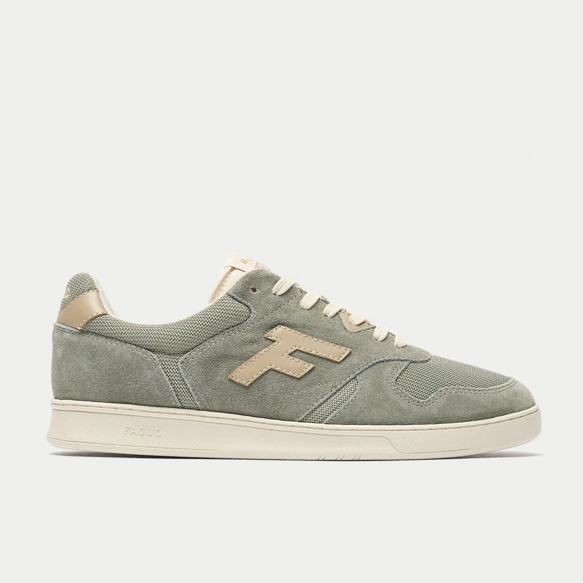 Baskets Palmer kaki Faguo - profil extérieur, daim et toile maillée, semelle crème