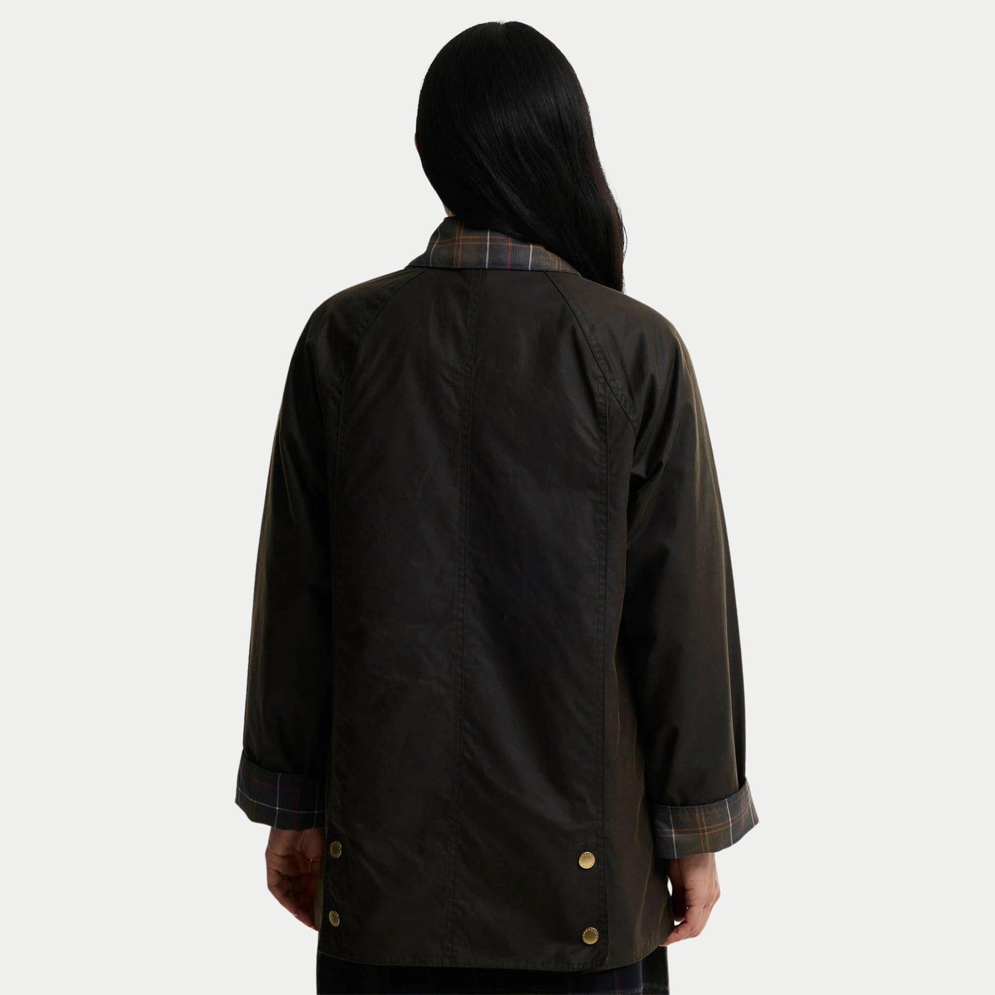 Veste Icons Modern Beadnell olive Barbour - vue de dos, fentes d'aisance à pressions et poignets tartan