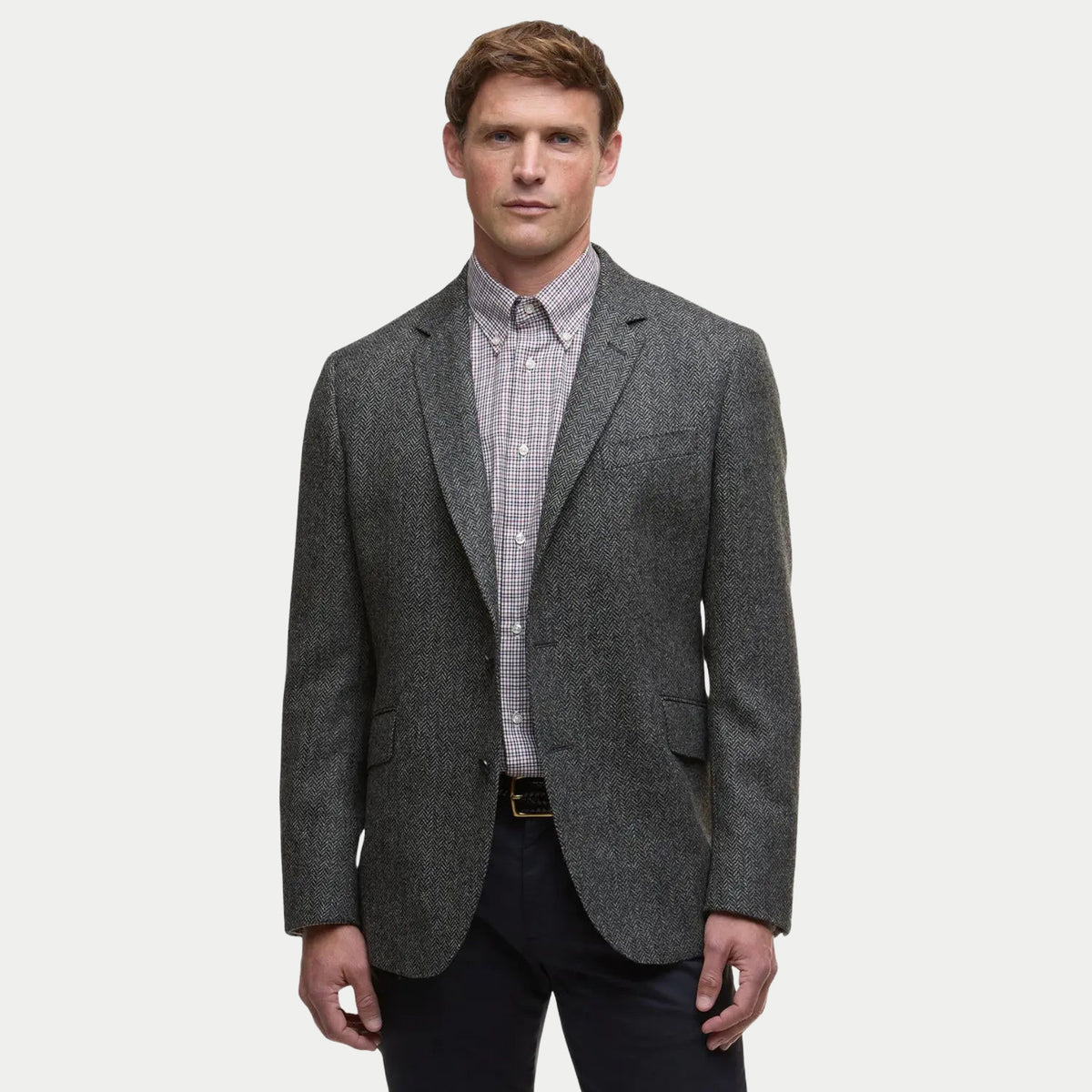 Blazer Firth Moons gris porté ouvert sur une chemise à carreaux, revers crantés