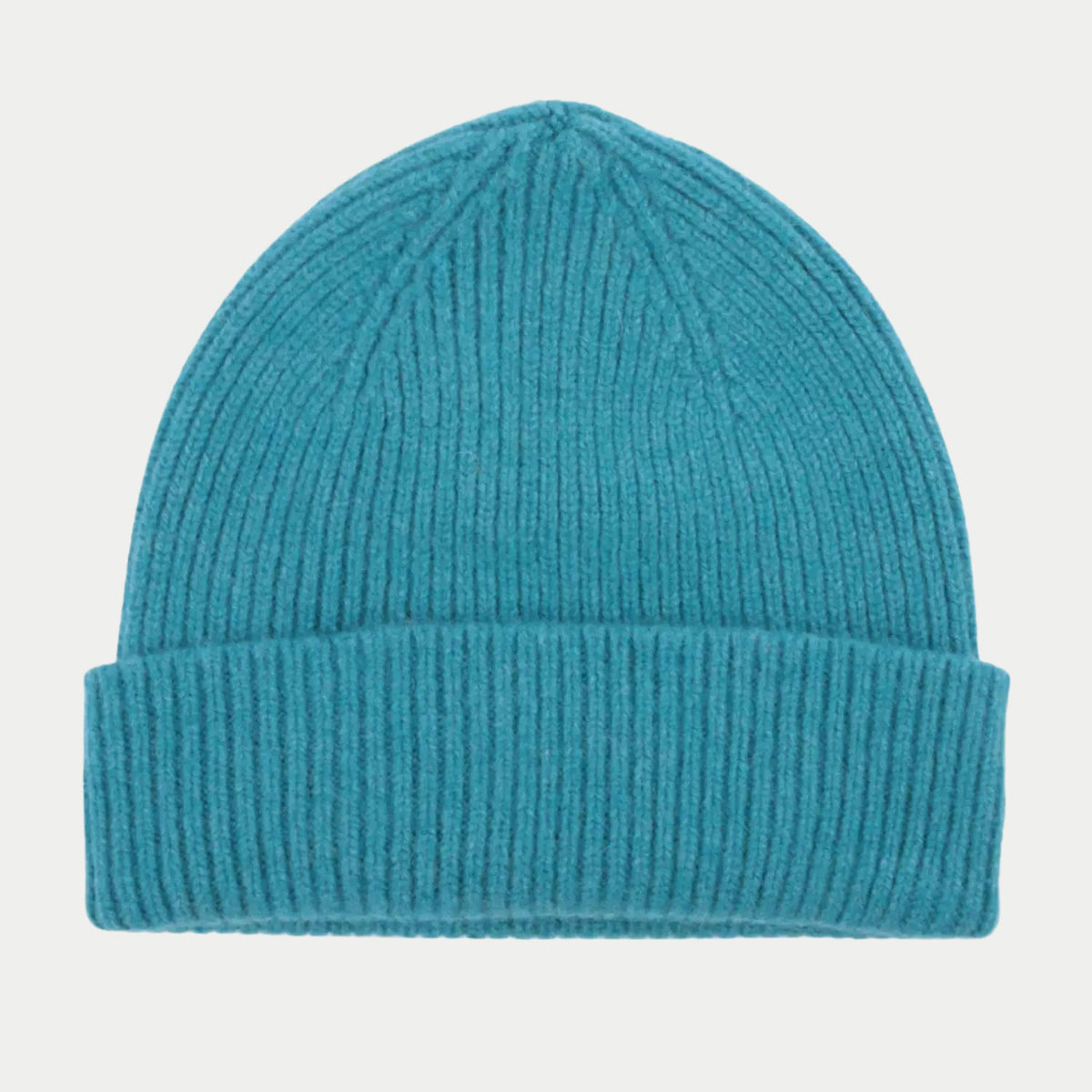 Bonnet Barra en laine côtelée turquoise lumineux, large revers replié, calotte en dôme, vu de face.