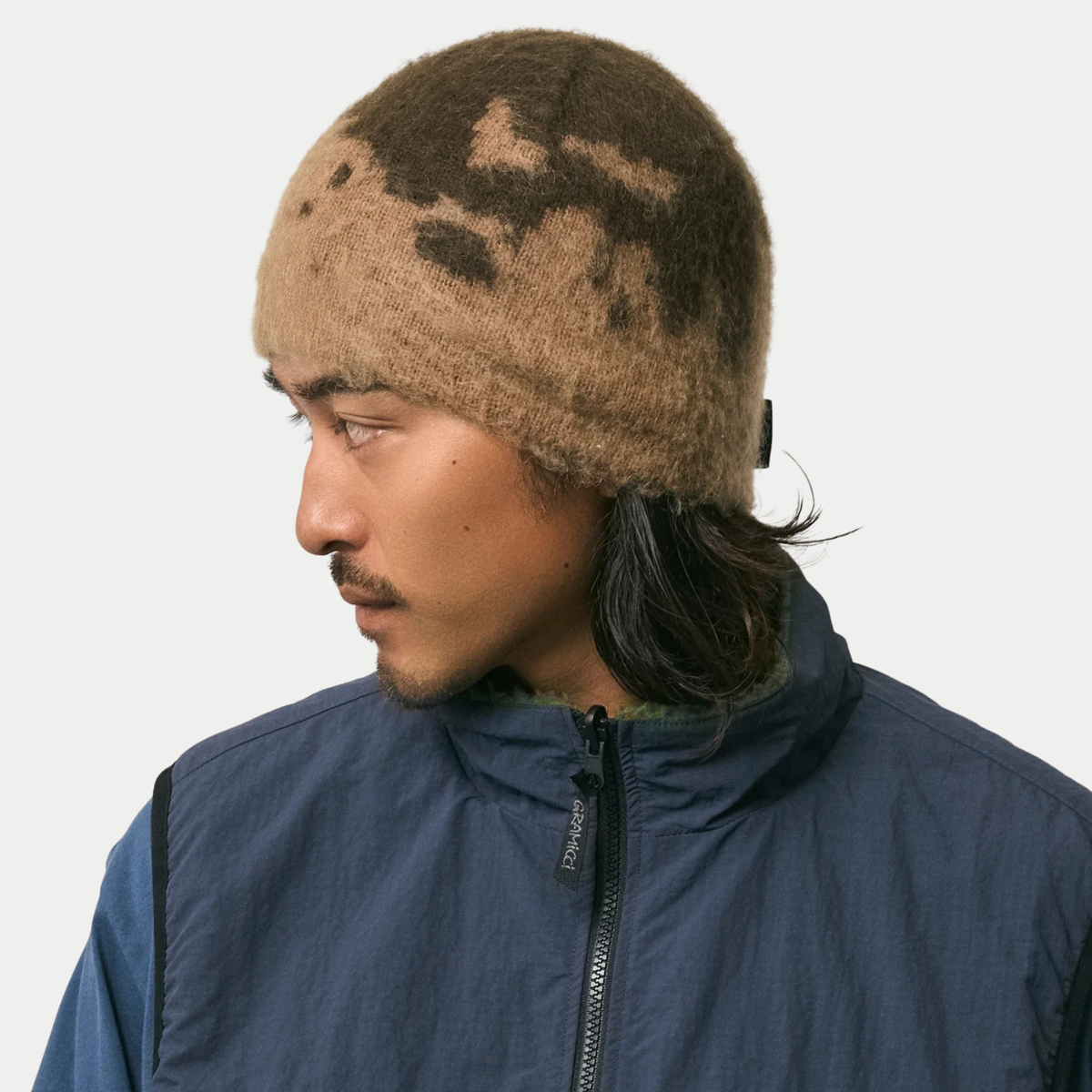 Bonnet en Mohair Taupe Gramicci - vue portée de profil