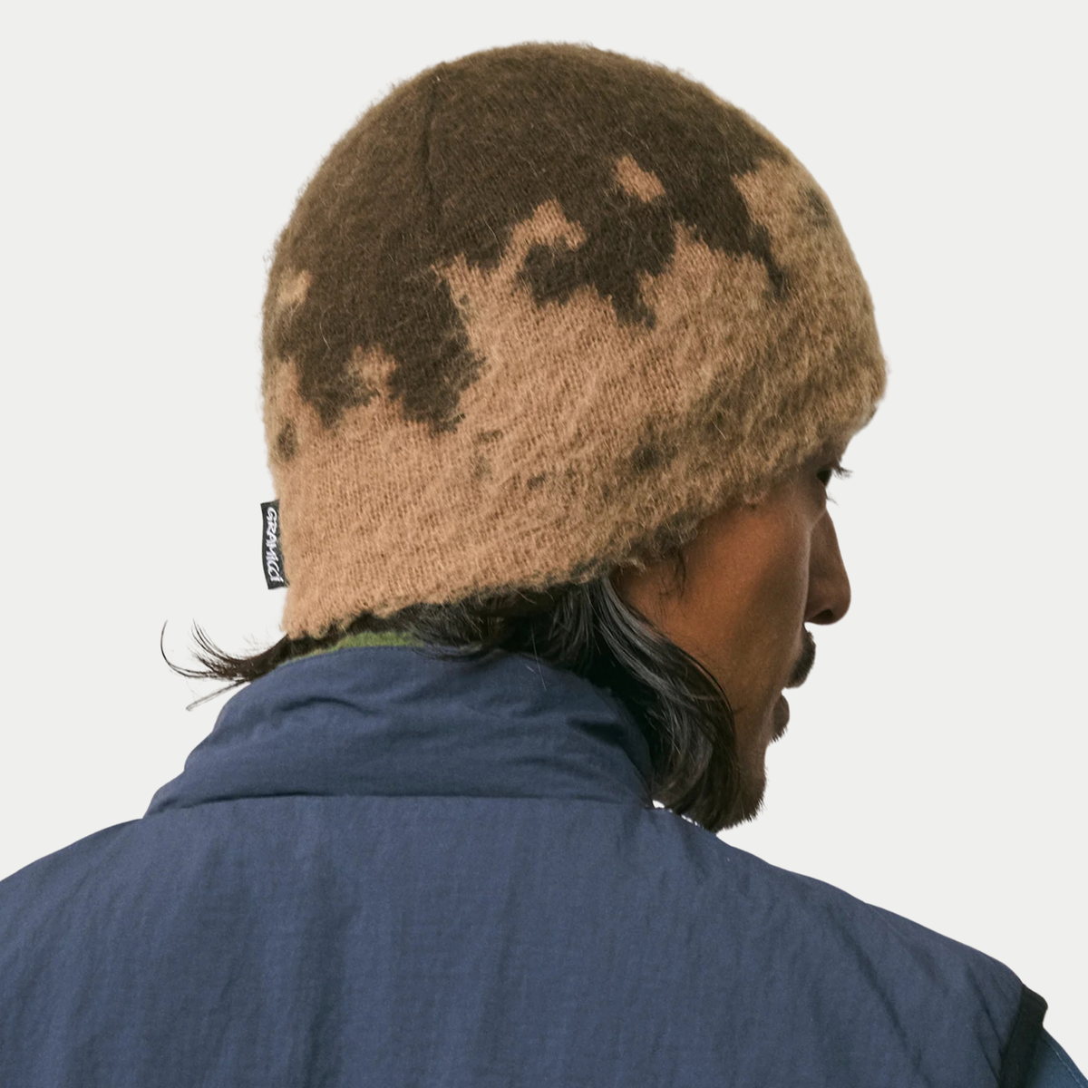 Bonnet en Mohair Taupe Gramicci - vue portée de dos