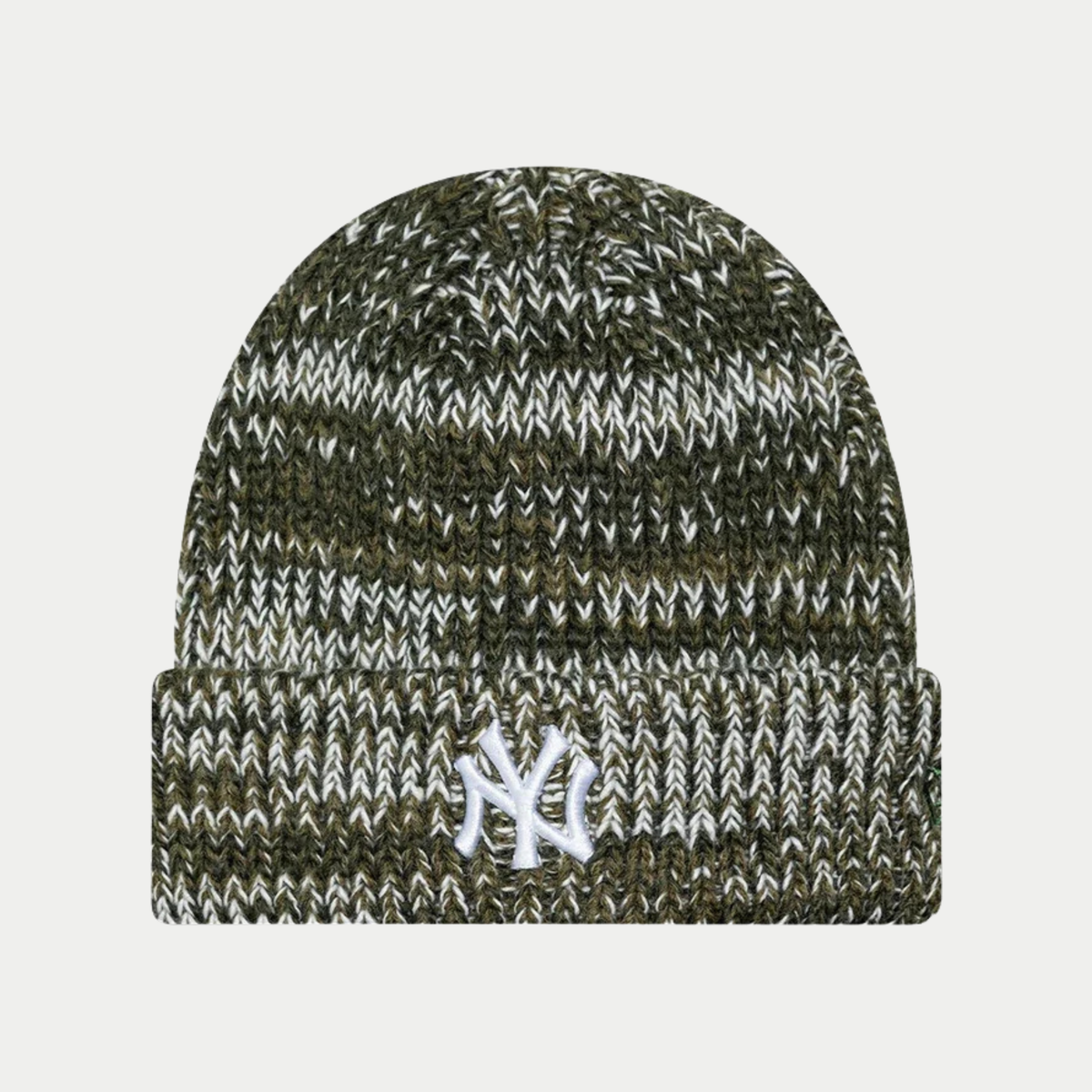 Bonnet New Era New York Yankees Chunky Knit vert foncé chiné, vue de face avec le logo NY brodé en blanc sur le revers