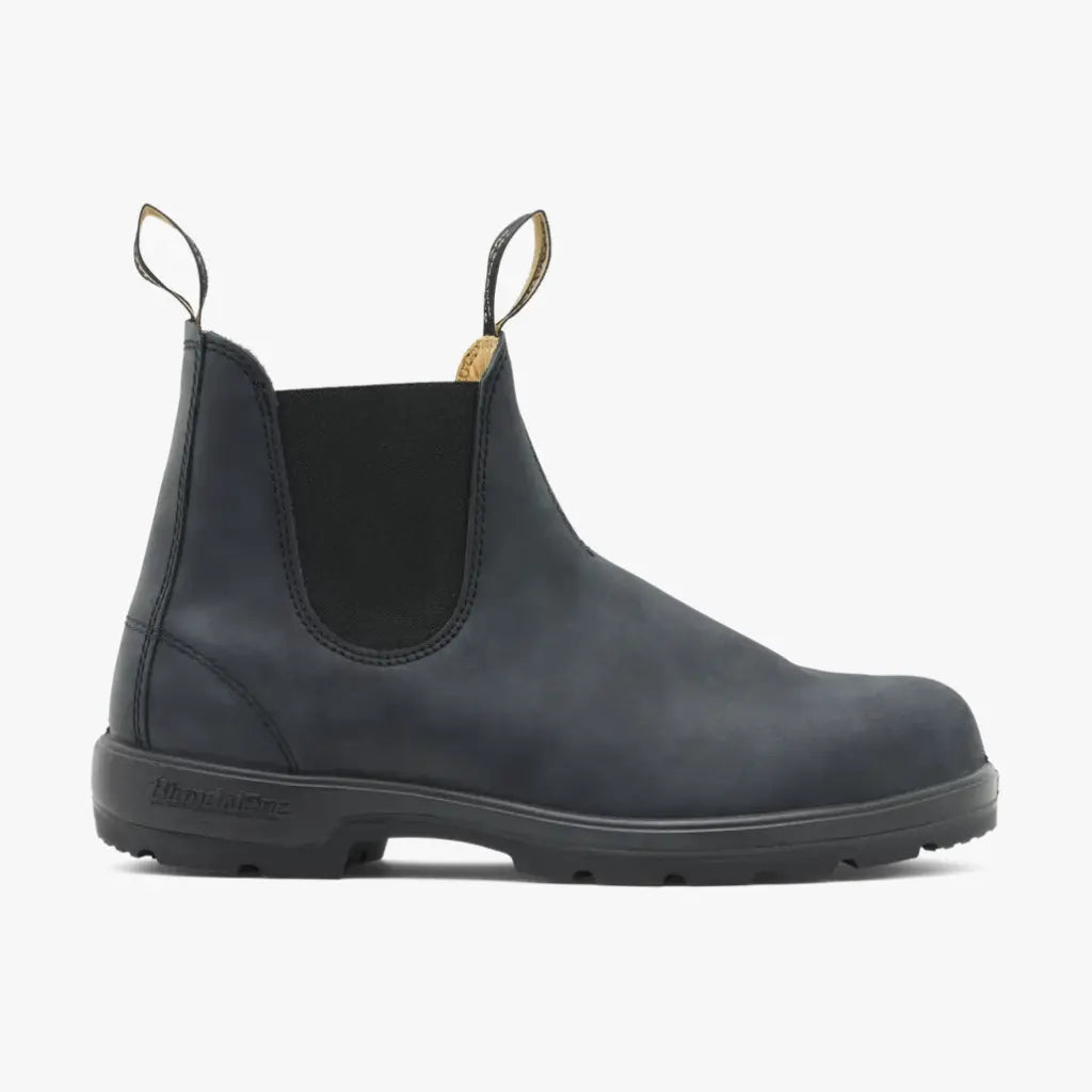 Boots Chelsea 587 en nubuck gris anthracite patiné, élastique latéral noir et semelle crantée, profil
