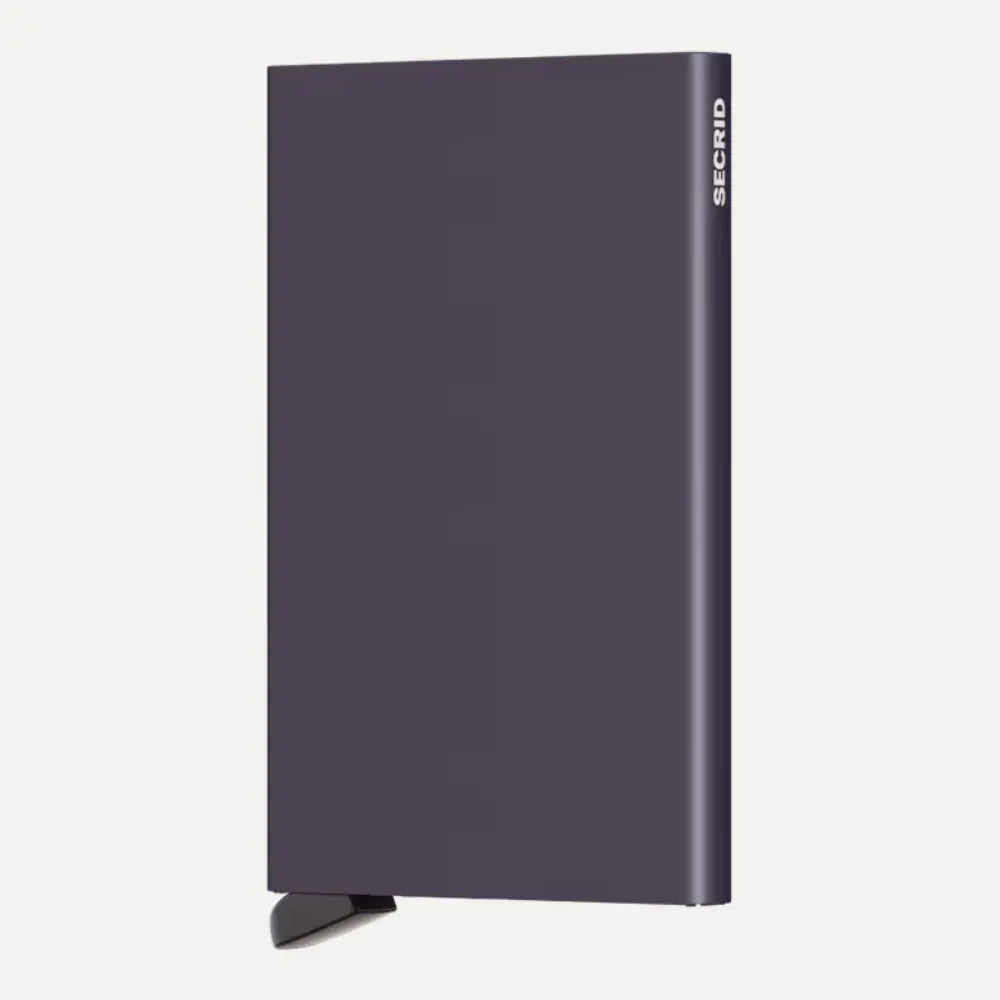 Porte-cartes aluminium violet aubergine mat, debout de face sur fond clair