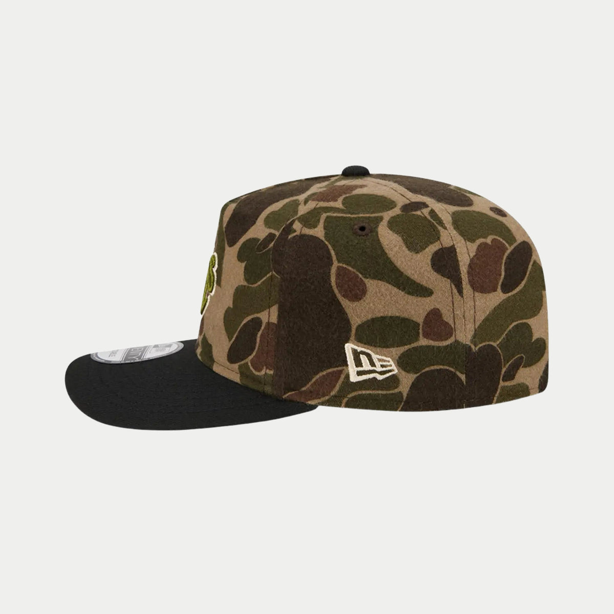 Profil : drapeau New Era crème brodé sur la laine camouflage