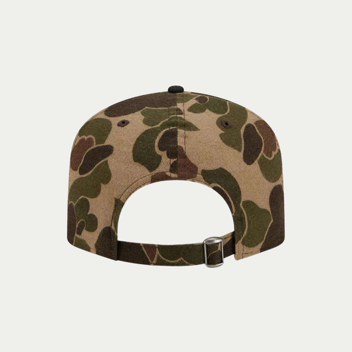 Dos : sangle camouflage réglée par une boucle métallique