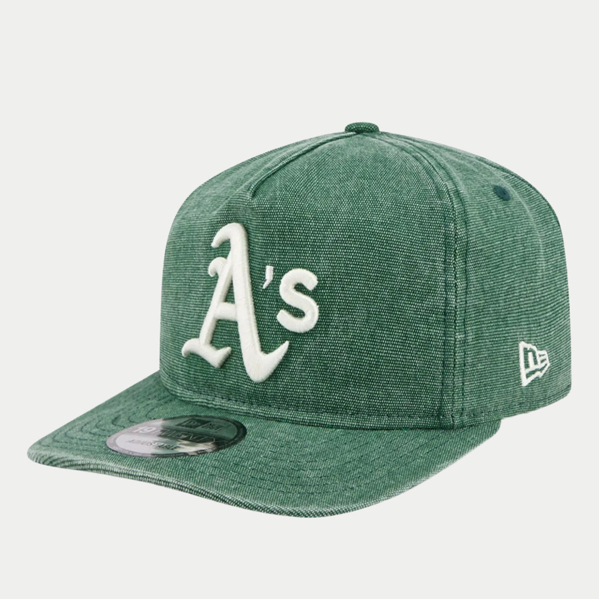 Casquette 19Twenty Oakland Athletics de trois-quarts, logo A's brodé blanc et drapeau New Era sur le côté