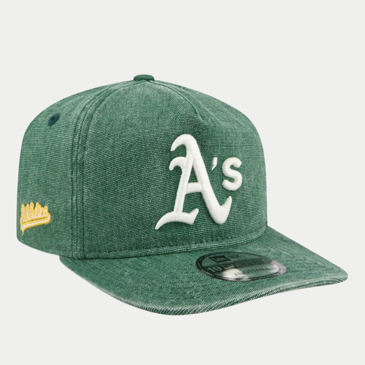 Casquette 19Twenty Oakland Athletics vert délavé de trois-quarts, logo A's blanc et script Athletics doré