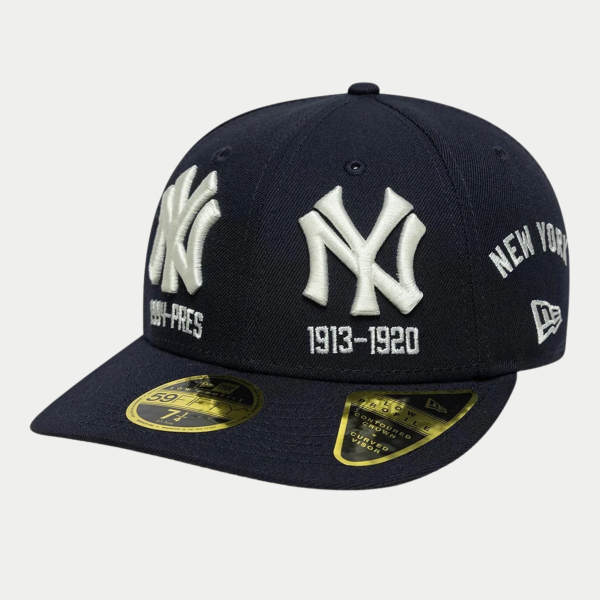 Casquette 59Fifty Low Profile New York Yankees bleu marine New Era de trois-quarts avant, logos NY historiques brodés