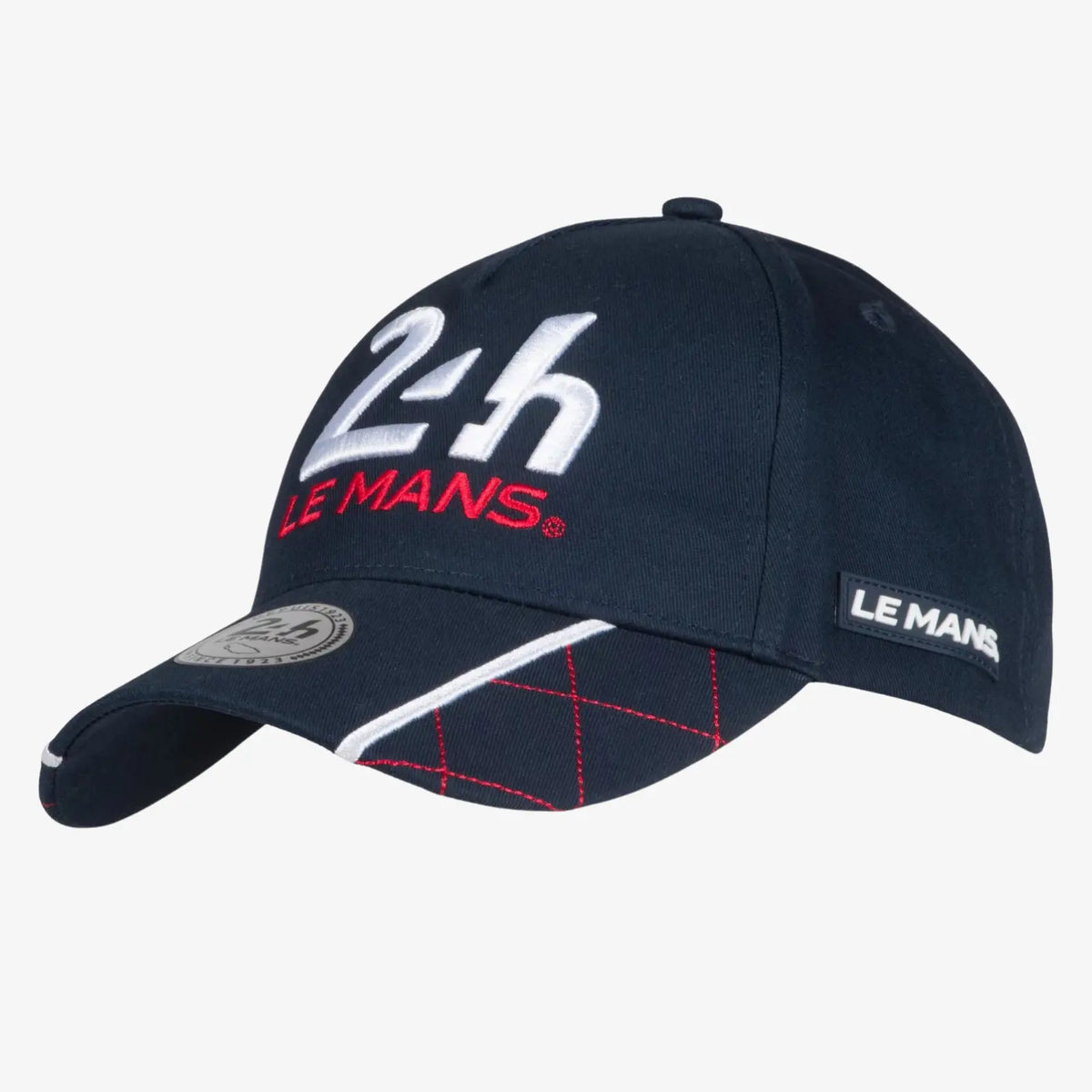 Casquette Pilote 24H du Mans bleu marine de face, broderie 24h Le Mans en relief blanche et rouge, étiquette Le Mans au côté