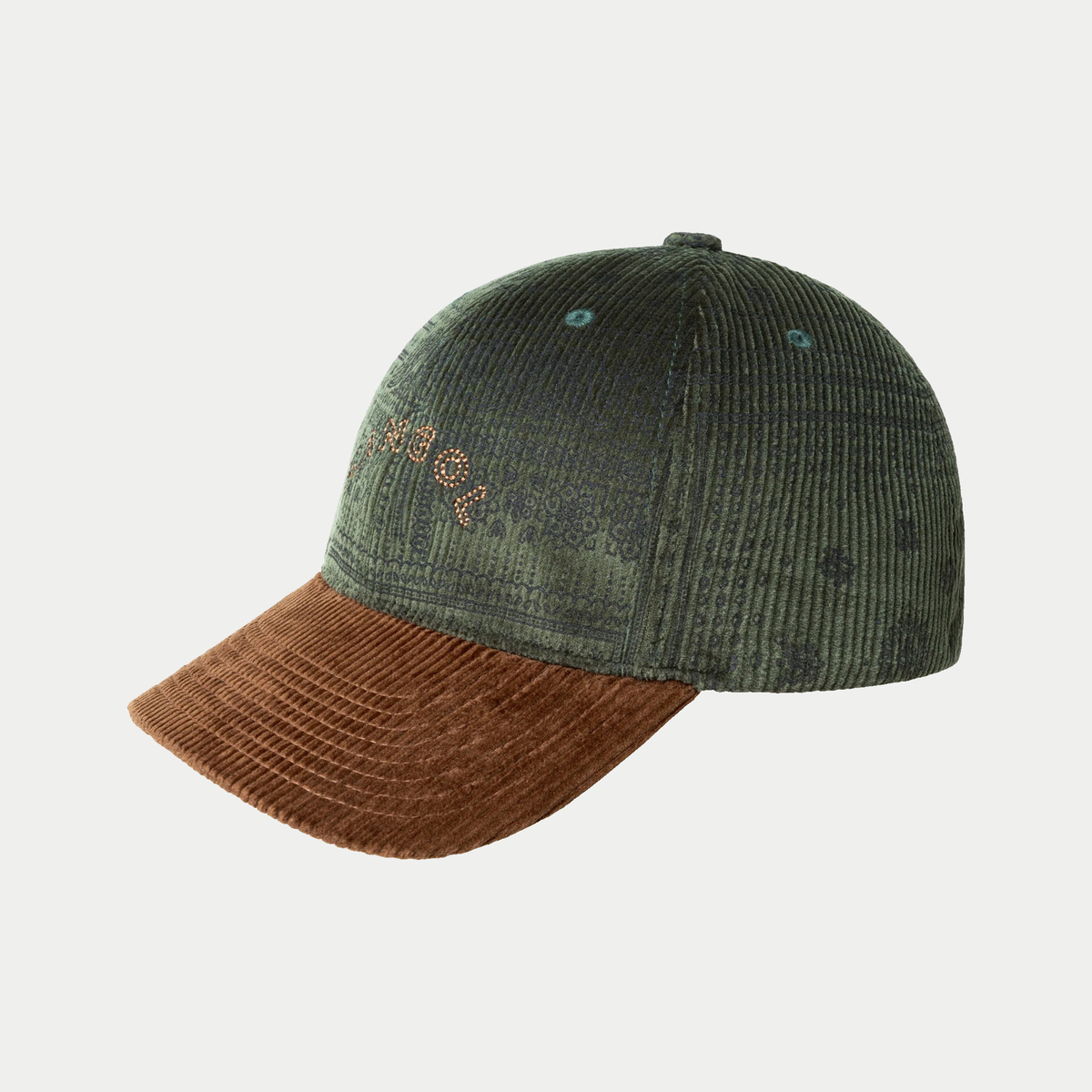 Casquette baseball Kangol Flexfit en velours côtelé olive, visière marron et logo arc brodé, vue trois quarts