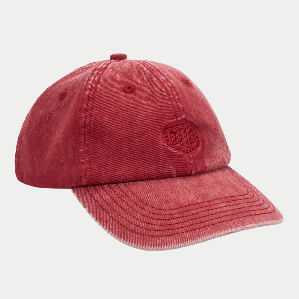 Casquette Garment Dyed Lava Falls, dad cap rouge brique délavé à bouclier brodé ton sur ton
