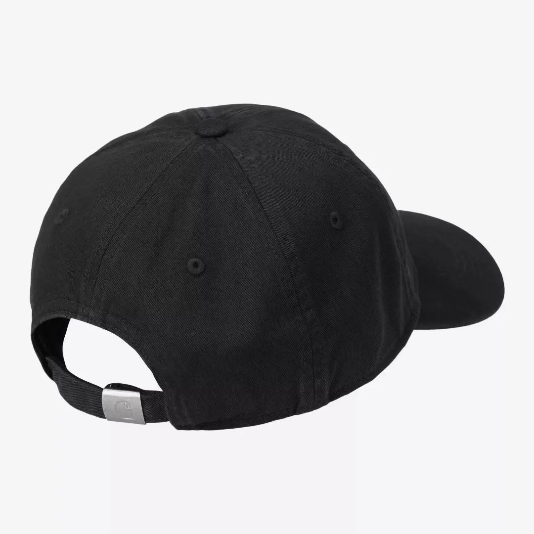 Dos de la casquette Madison noire : ouverture arrière, sangle en toile et boucle métal argentée gravée du logo C