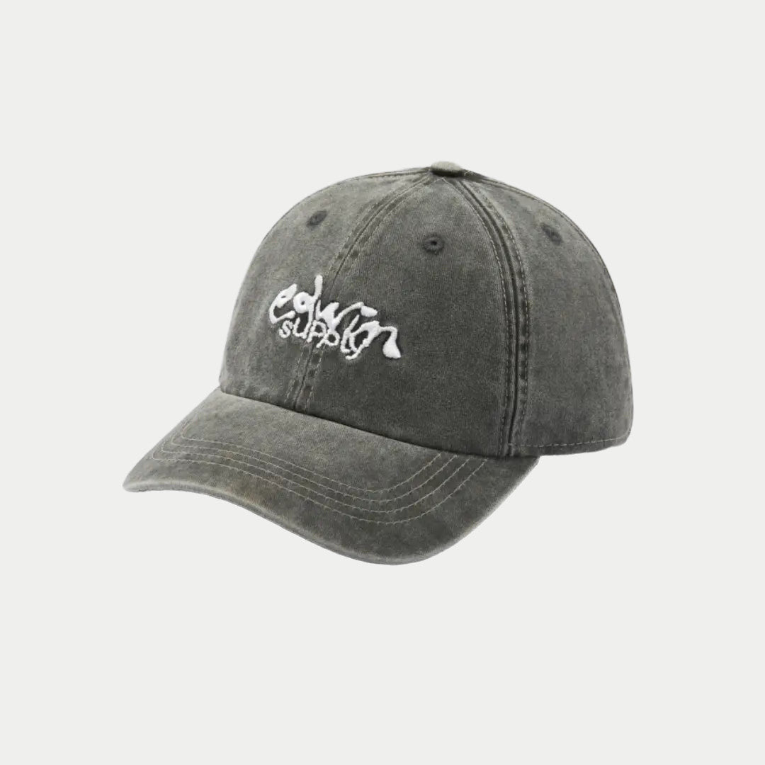 Casquette Soft Washed noir délavé de trois quarts, surpiqûres claires sur la visière