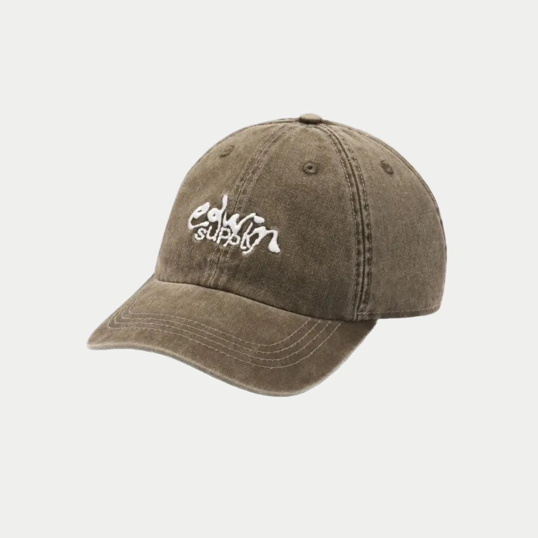Casquette Soft Washed Stone brun taupe de trois quarts, visière aux surpiqûres ton sur ton
