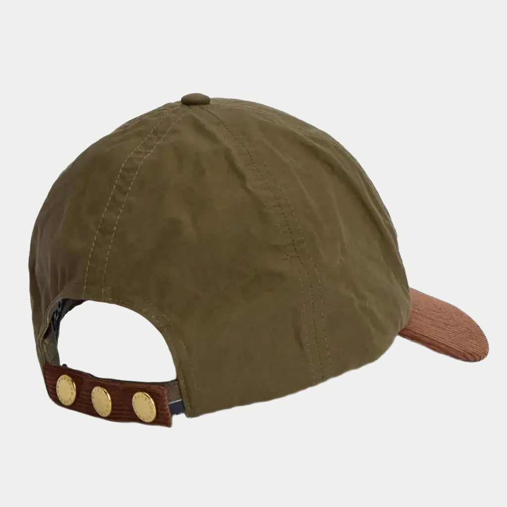 Dos de la casquette Transport, sangle en velours rouille fermée par trois pressions laiton