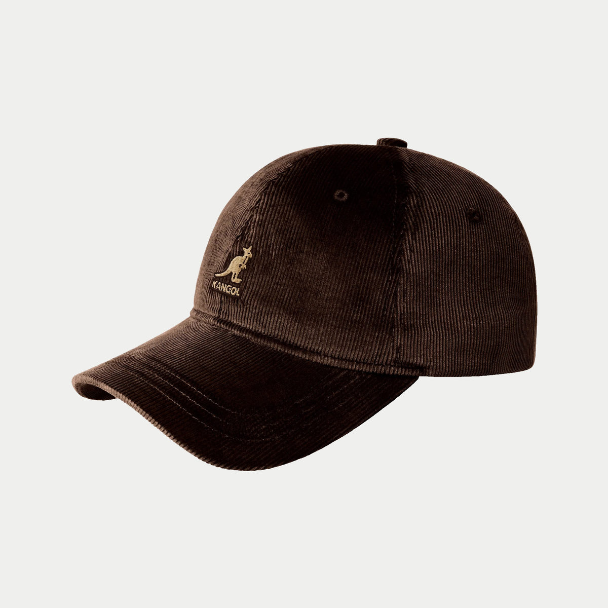 Casquette baseball Kangol en velours côtelé marron chocolat, logo kangourou brodé sable, vue trois quarts avant