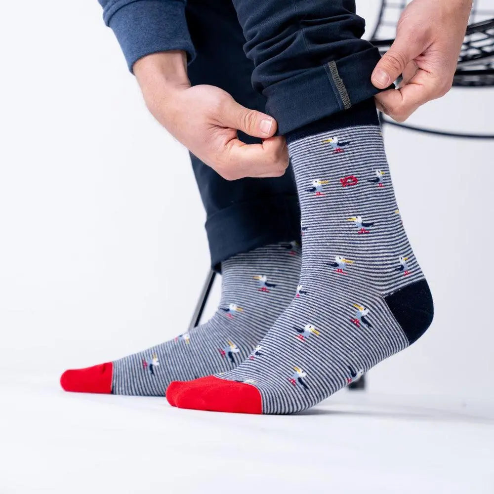 Chaussettes Billybelt motif goélands portées avec un jean