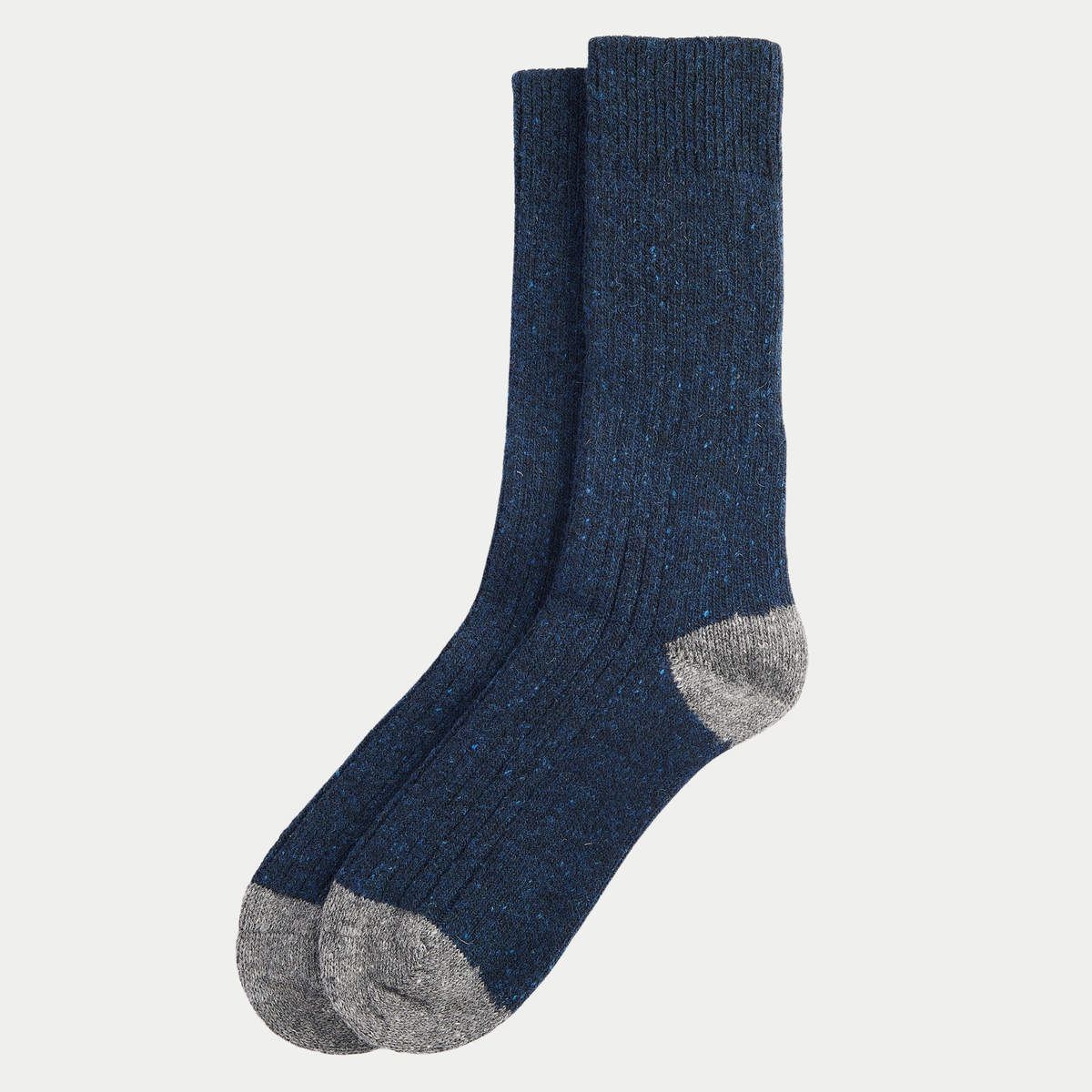 Paire de chaussettes Houghton Midnight à plat, laine bleu marine côtelée, talon et pointe gris clair.