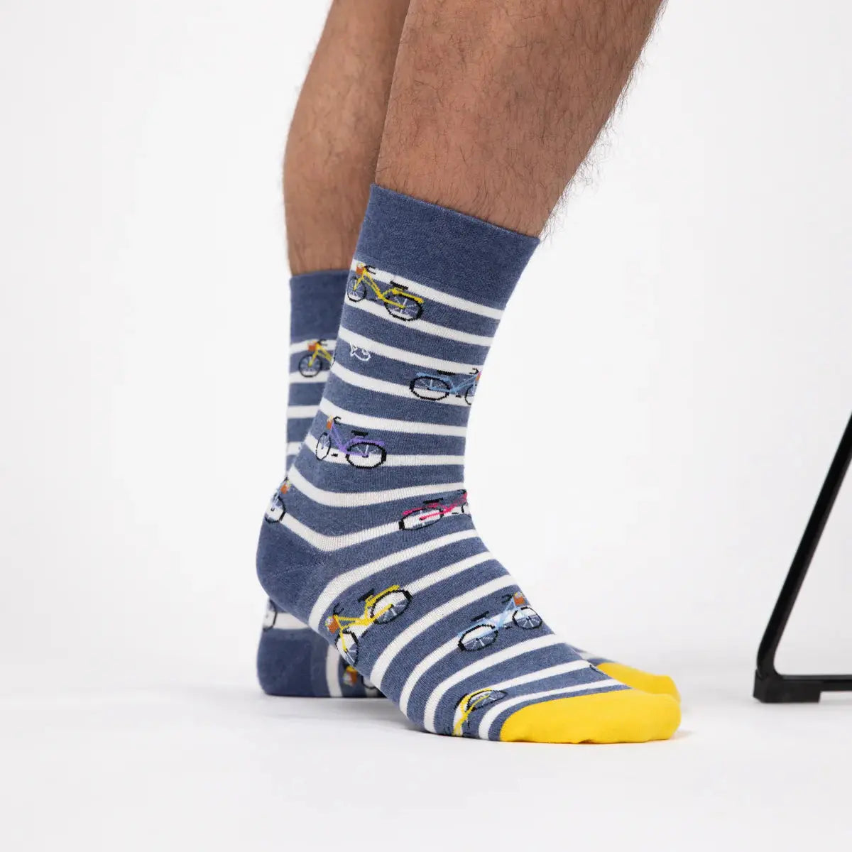 Chaussettes Billybelt motif vélos portées avec un jean