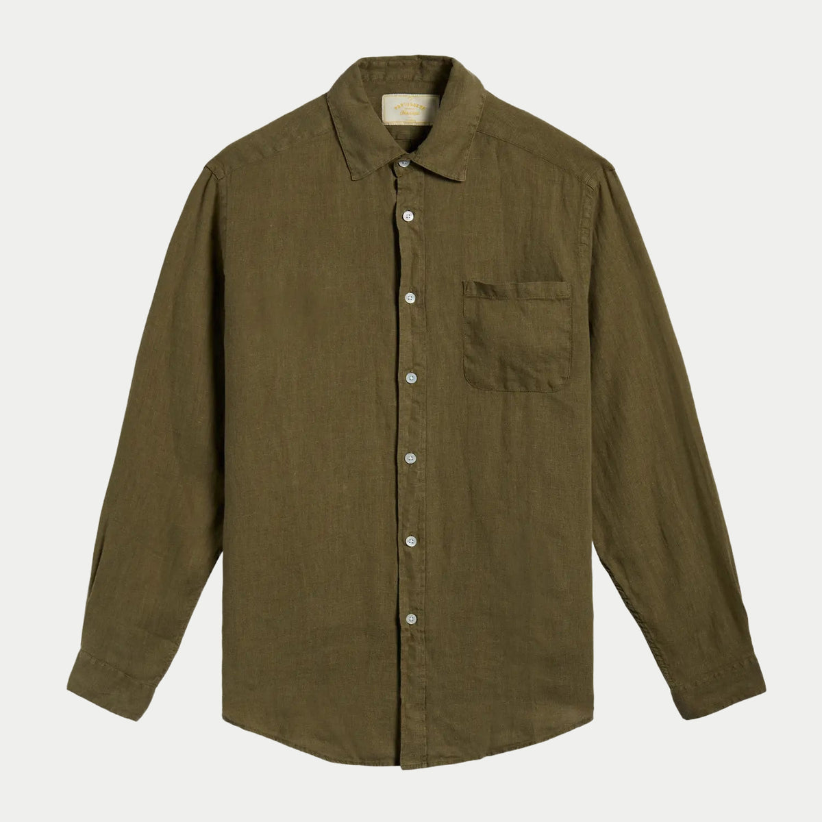 Chemise en lin olive foncé à plat, col pointe, poche poitrine plaquée et boutons clairs