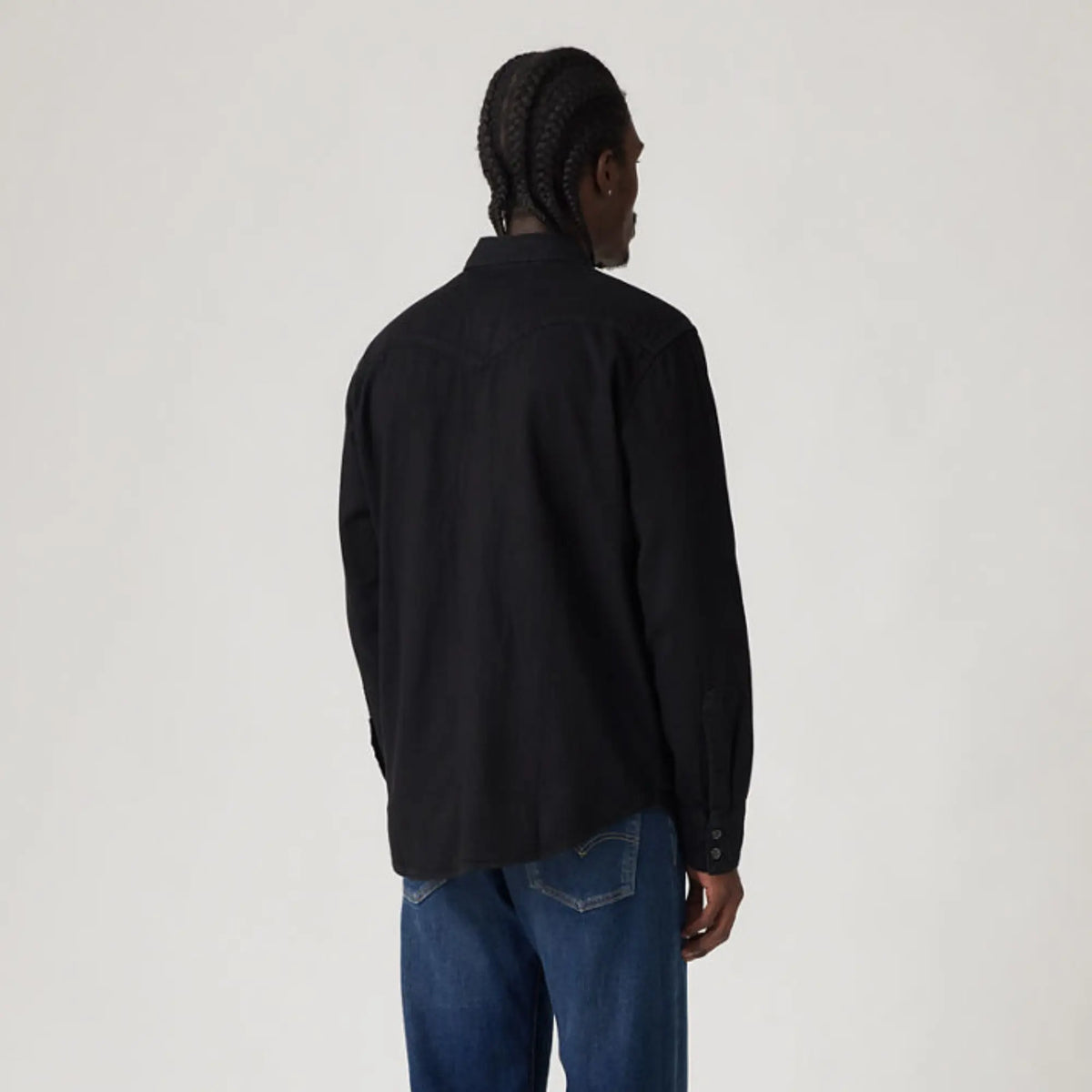 Chemise Western Barstow Marble Black Denim Rinse Levi's vue de dos portée, empiècement western et coupe ample