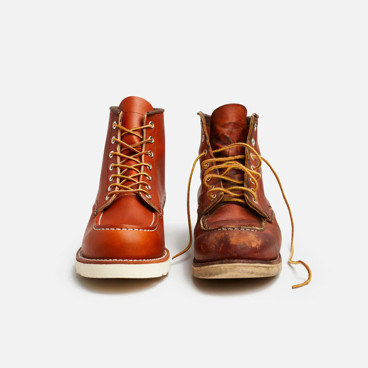 Classic Moc Toe Oro Legacy Red Wing - vue de face, couture moc frontale et patine du cuir