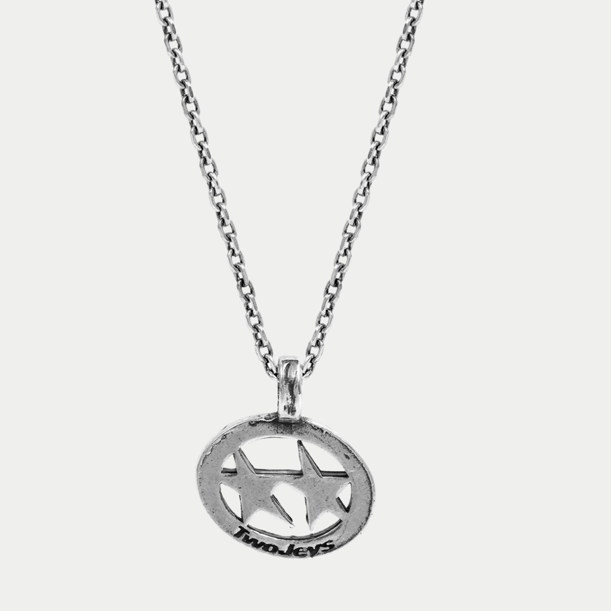 Collier Superstar Twojeys - revers du pendentif ovale gravé Two Jeys