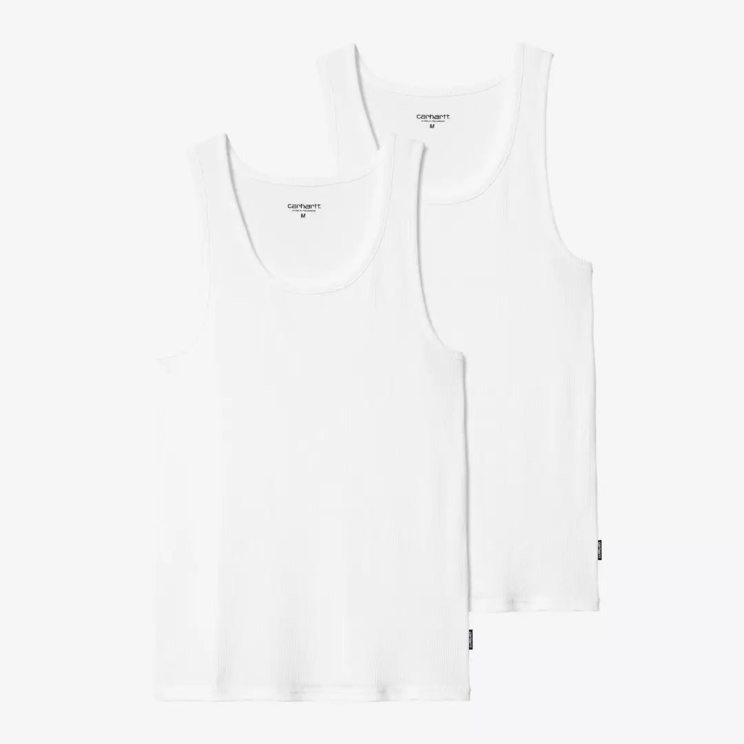 Les deux débardeurs A-shirt blancs posés à plat l'un sur l'autre, maille côtelée fine et encolure en U large