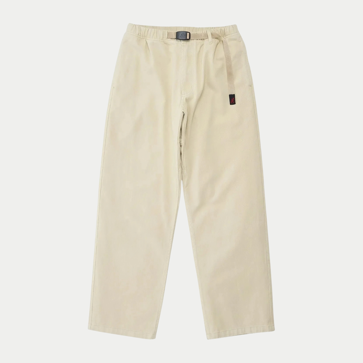 Pantalon G-Pant Winter Twill Gramicci beige sable, à plat de face : ceinture-sangle nylon et étiquette Running Man rouge