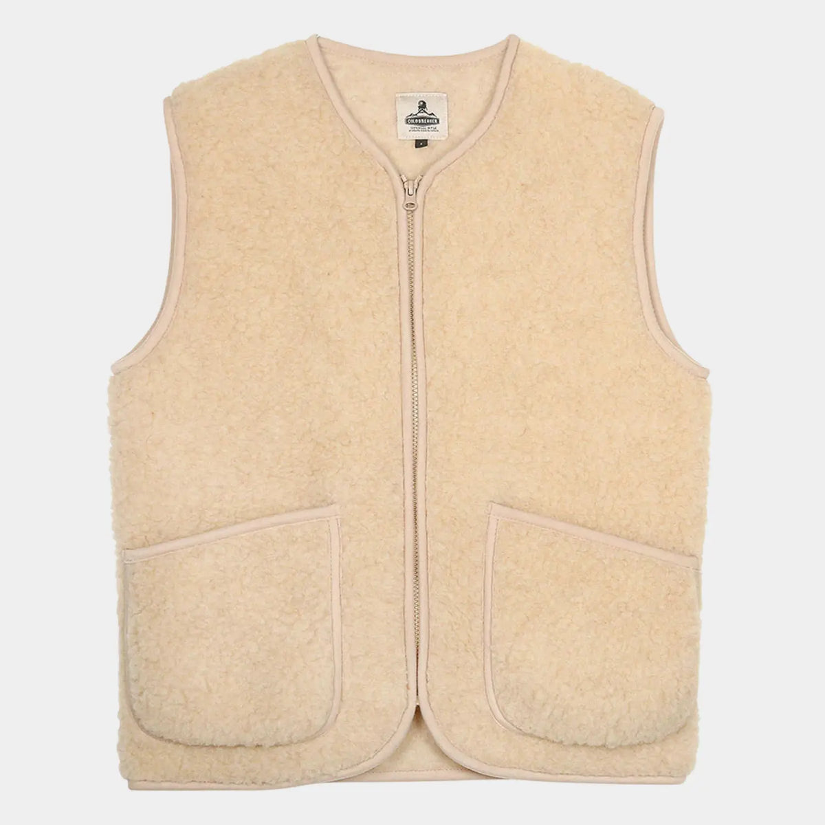 Gilet sans manches en laine bouclée beige écru, zip central et deux grandes poches plaquées, vu de face