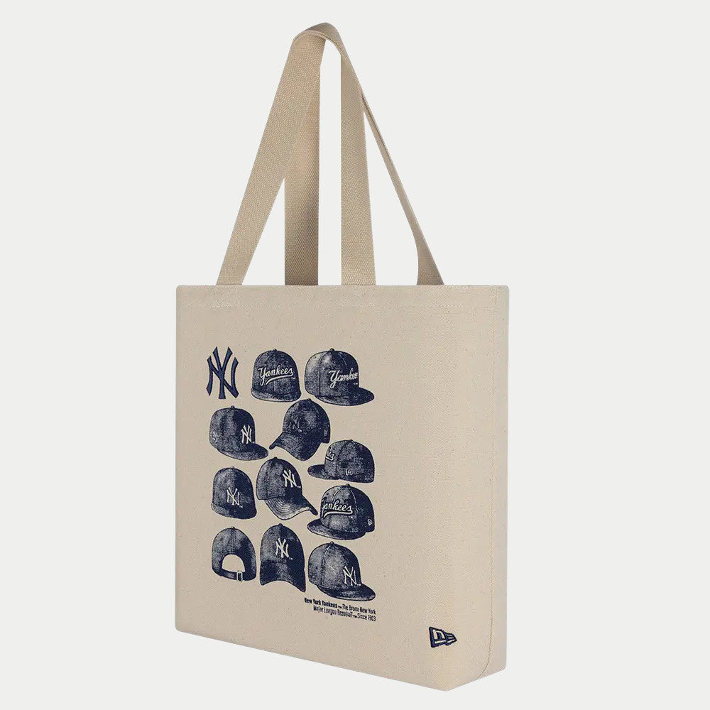 Tote bag vu de l'autre côté, volume du soufflet et logo New Era imprimé