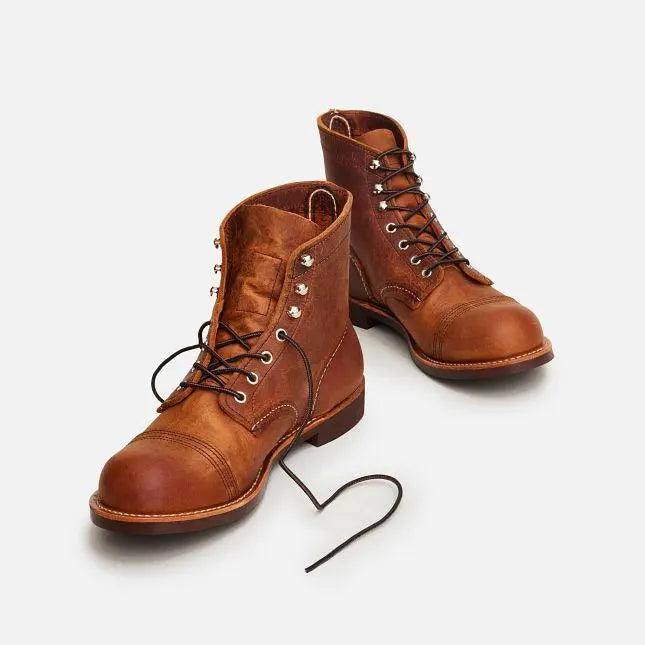 Iron Ranger Copper Rough & Tough Red Wing - paire portée, lacets dénoués