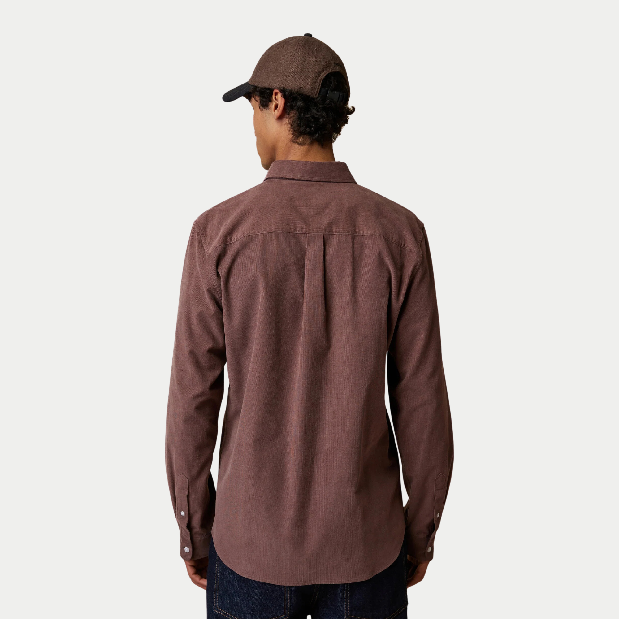 Dos de la chemise Ivoy Velours Faguo violet grisé, empiècement d'épaule et pli plat central