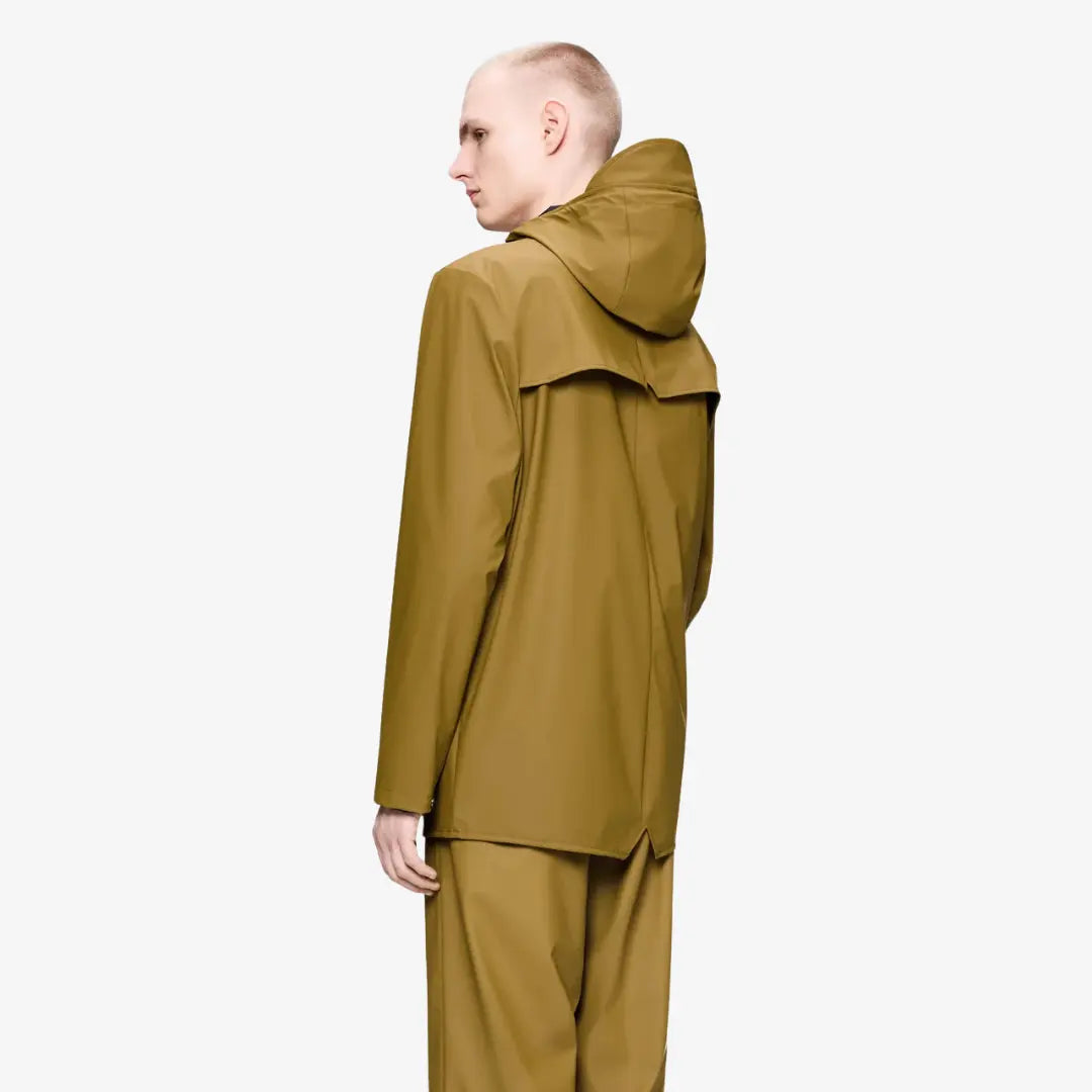 Dos de la Jacket Dawn portée, empiècement d'aération sous la capuche et fente basse