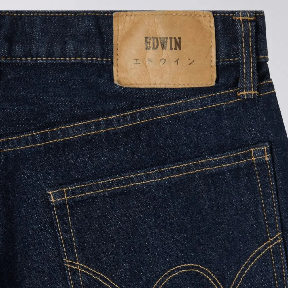 Poche arrière du jean Loose Blue Rinsed et patch cuir EDWIN, surpiqûres ocre en double arc