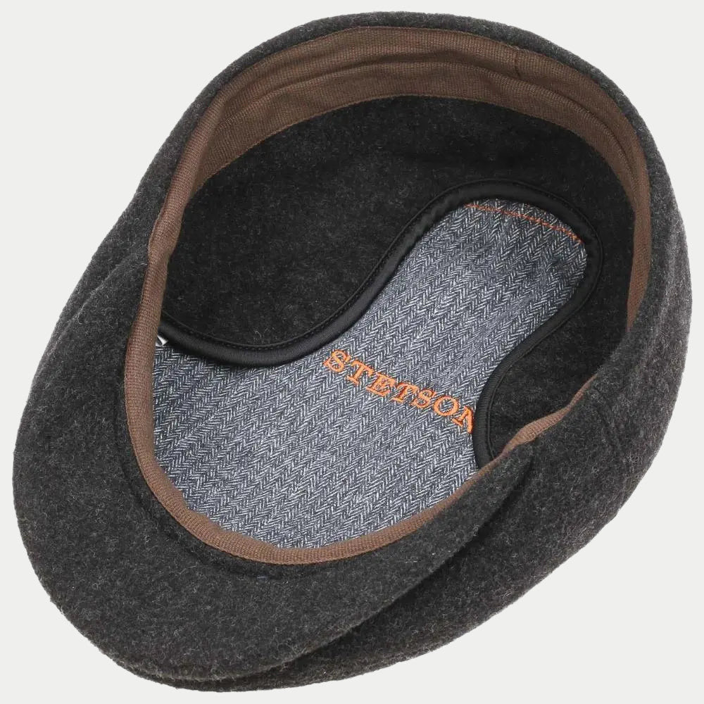Intérieur de la casquette Kent, doublure à chevrons grise et bandeau marron