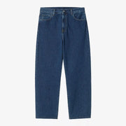 Landon Pant Blue Stone Washed à plat de face, denim bleu moyen adouci, poche gousset et larges passants de ceinture