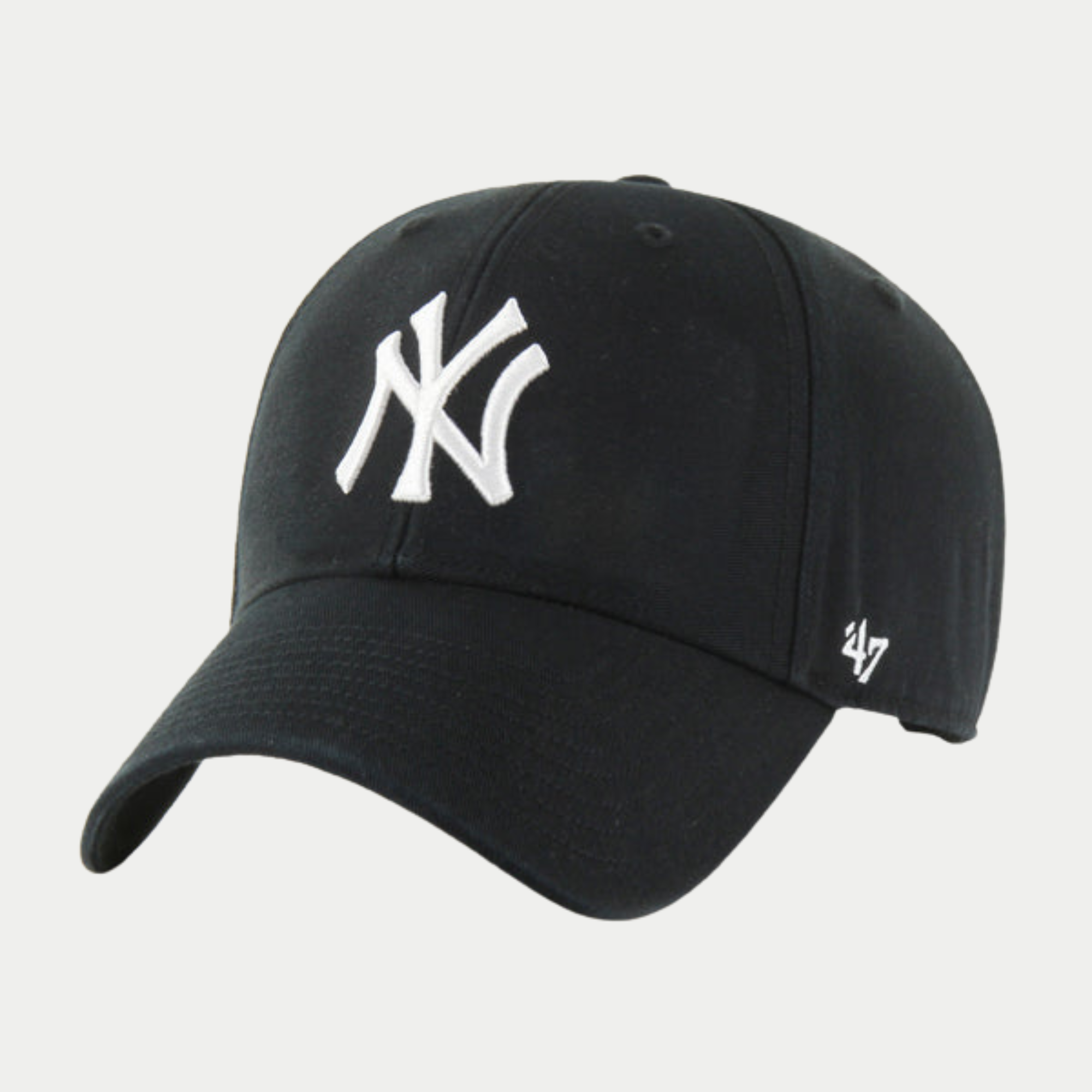 Casquette MVP Legend noire New York Yankees '47, vue trois quarts avant : logo NY brodé blanc et visière incurvée.